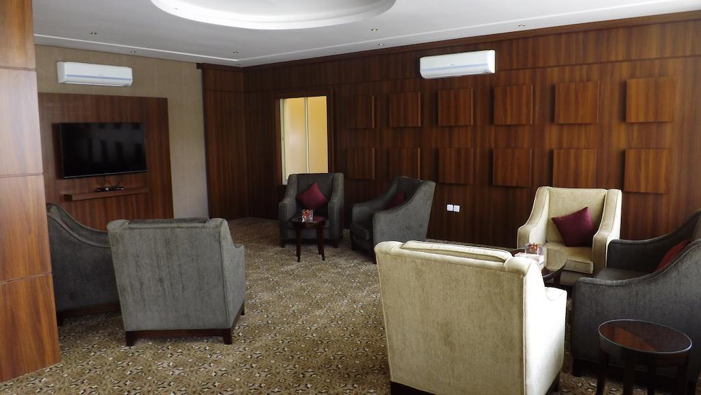 Baron Palace - Almasif Hotel Apartments Rijád Exteriér fotografie
